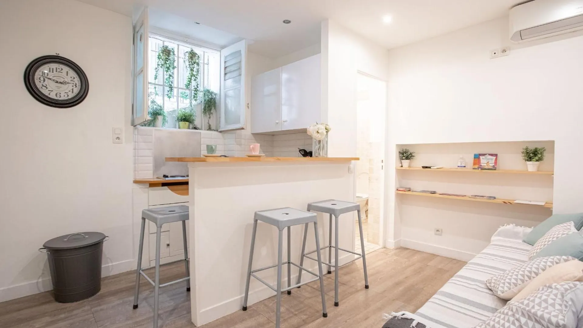 Apartment Sublime Appartement 5 Mins A Pied Du Palais Des Festivals By Halldis Cannes